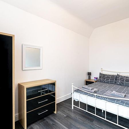 Two Bedroom Holiday Apartment Colwyn Bay Kültér fotó