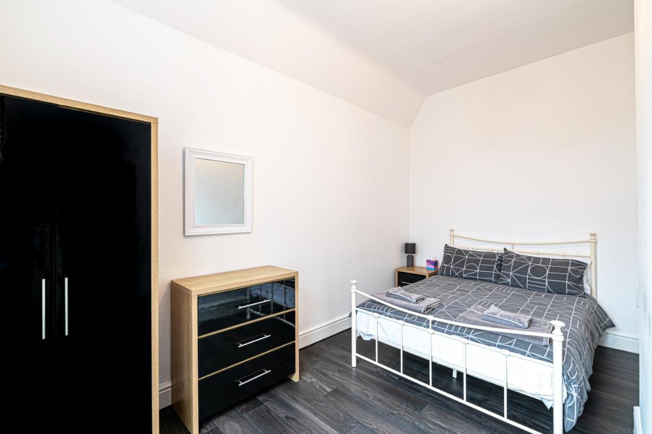 Two Bedroom Holiday Apartment Colwyn Bay Kültér fotó