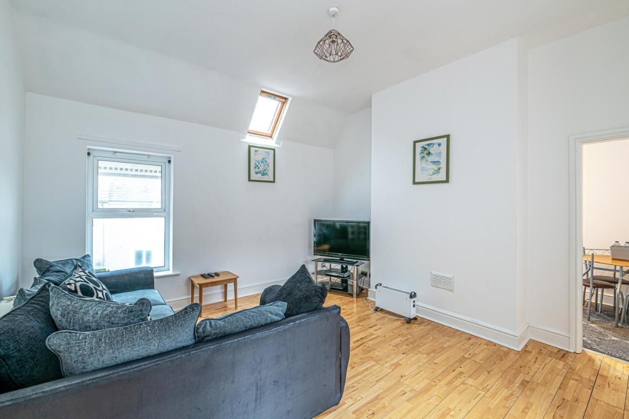 Two Bedroom Holiday Apartment Colwyn Bay Kültér fotó