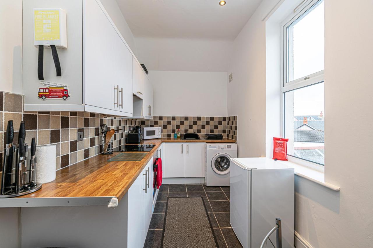 Two Bedroom Holiday Apartment Colwyn Bay Kültér fotó