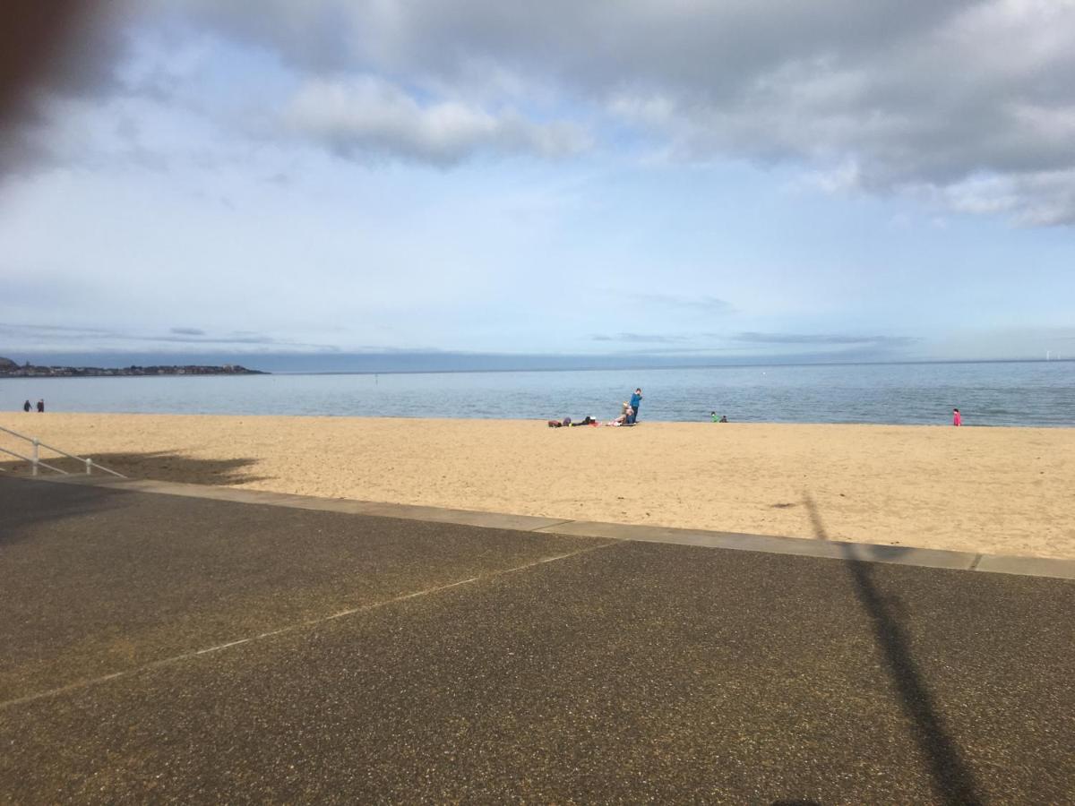 Two Bedroom Holiday Apartment Colwyn Bay Kültér fotó
